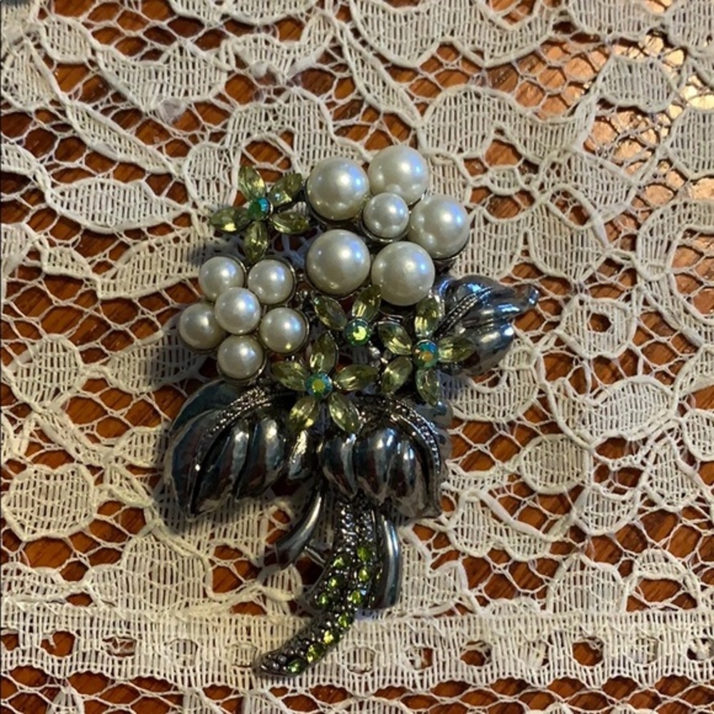 Vintage RMN Signed Faux Pearl  Floral Broo…